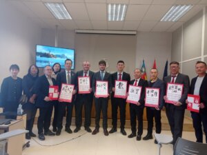 Juan Carlos Caballero junto a una representación de empresarios chinos de Valencia